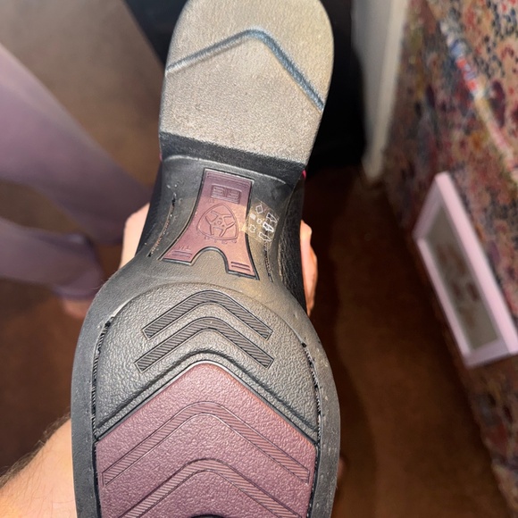 Ariat Black Cowgirl Boots. Size 8 Excellent condition! - Picture 8 of 10